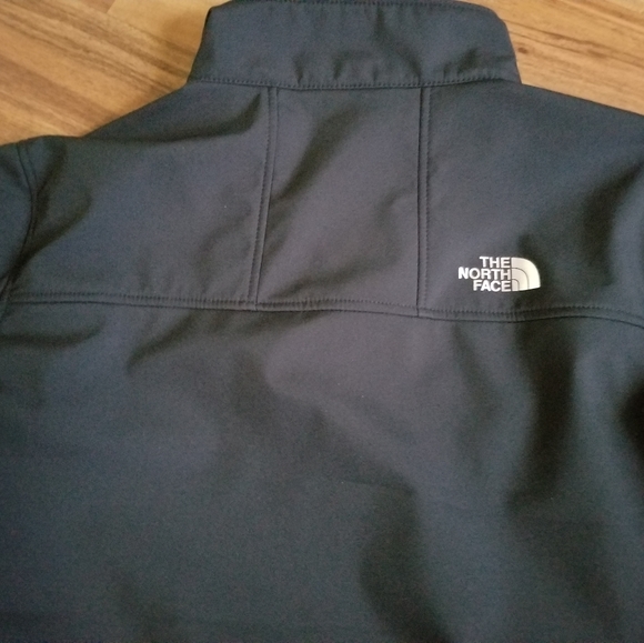 North face - Picture 4 of 4